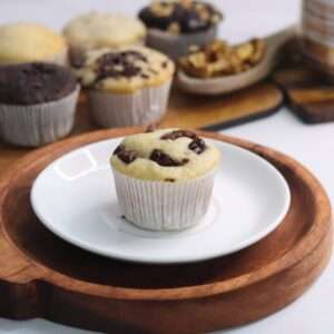 Vanilla muffin with date and walnut