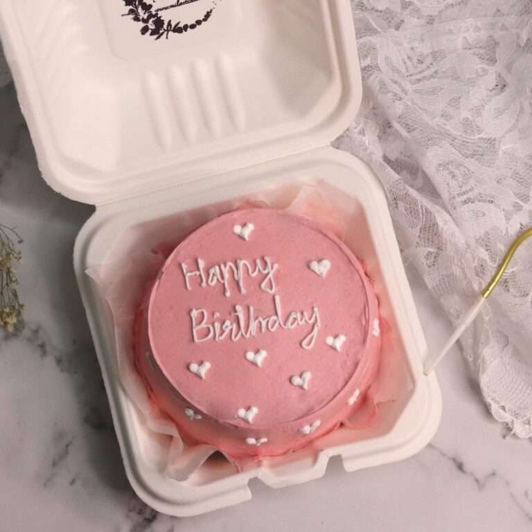 Pink bento cake with heart design