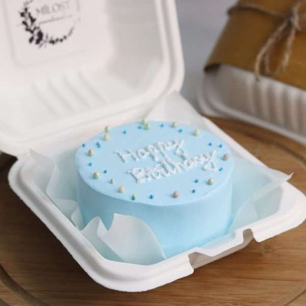 a blue shade bento cake