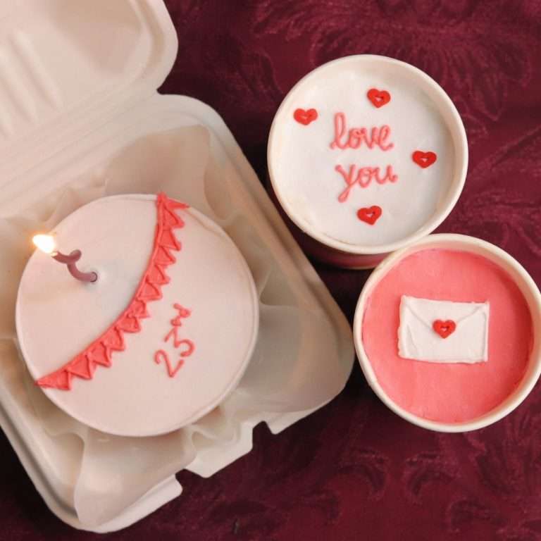 White bento with pink design with 2 cup dessert combo - Image 2