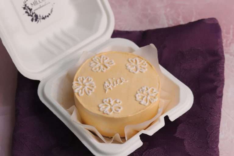 Floral bento cake