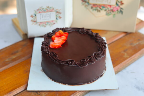 Chocolate strawberry cake